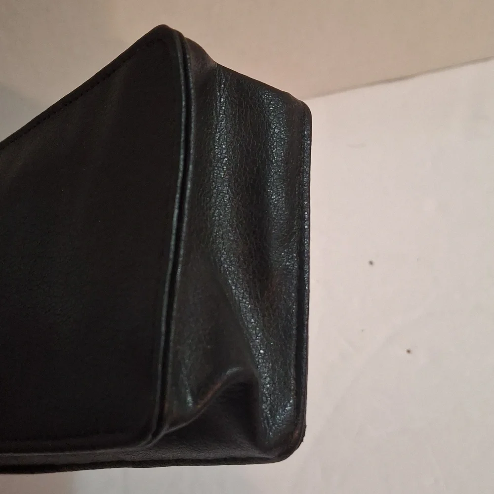 Perry Ellis case - Picture 5 of 6